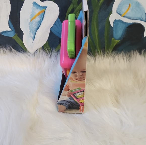 Fisher-Price Laugh & Learn Lil Gamer colors, numbers,shapes, directions - Picture 4 of 4